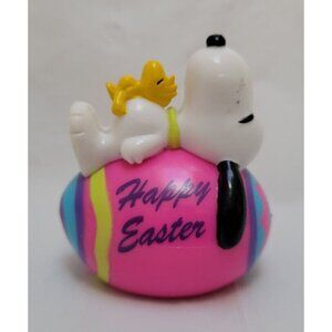 VTG Peanuts Whitman's Easter PVC Snoopy Woodstock Sleeping on an Easter Egg- UFS
